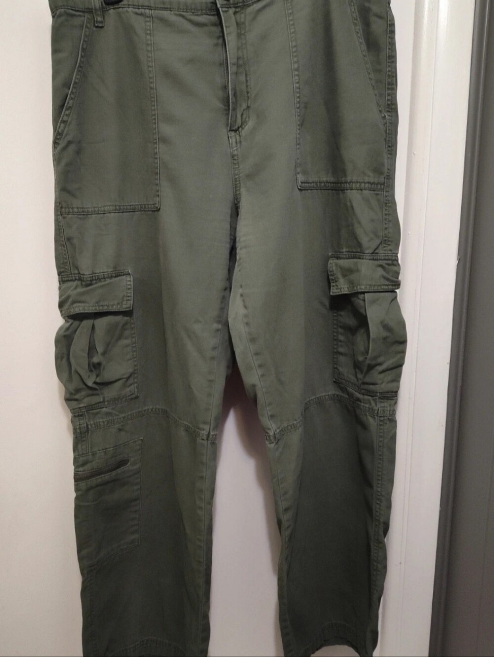 Men's Olive Green Cargo Pants - Durable Utility Style